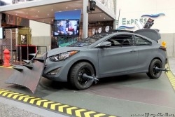 Zombie-proofed-Elantra-showcased-at-Comic-Con-Photos.jpg