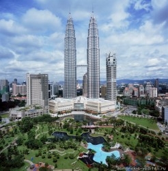 petronastowers2-0.jpg