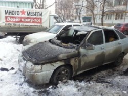 подожгли машину активиста.jpg
