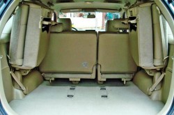 fortuner rear seats.jpg